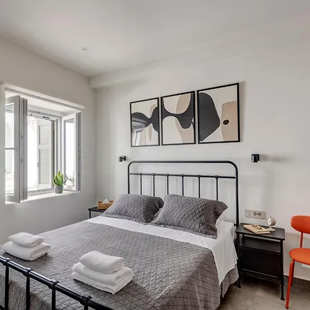 Juno Apartment Ermoupoli